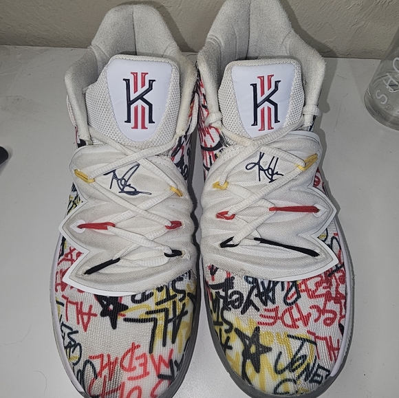 Kyrie 5 "Keep Sue Fresh" Colorway Size 9 men's/Size 10.5 women's - Picture 4 of 9